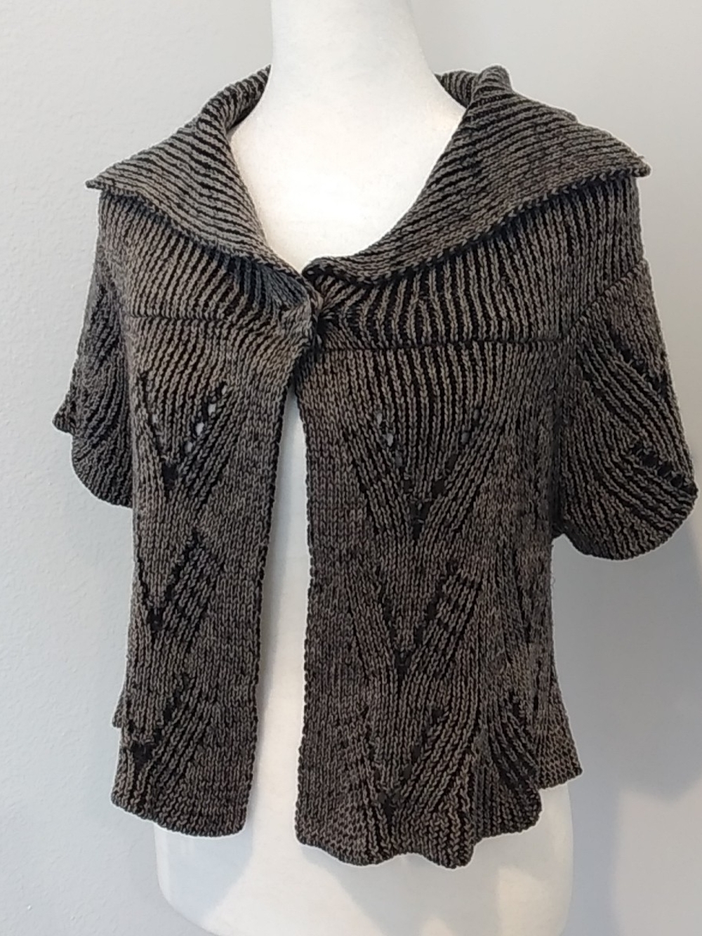 BCBGMAXAZRIA 100% Merino Wool Ribbed Knit Cardigan Sweater Size M